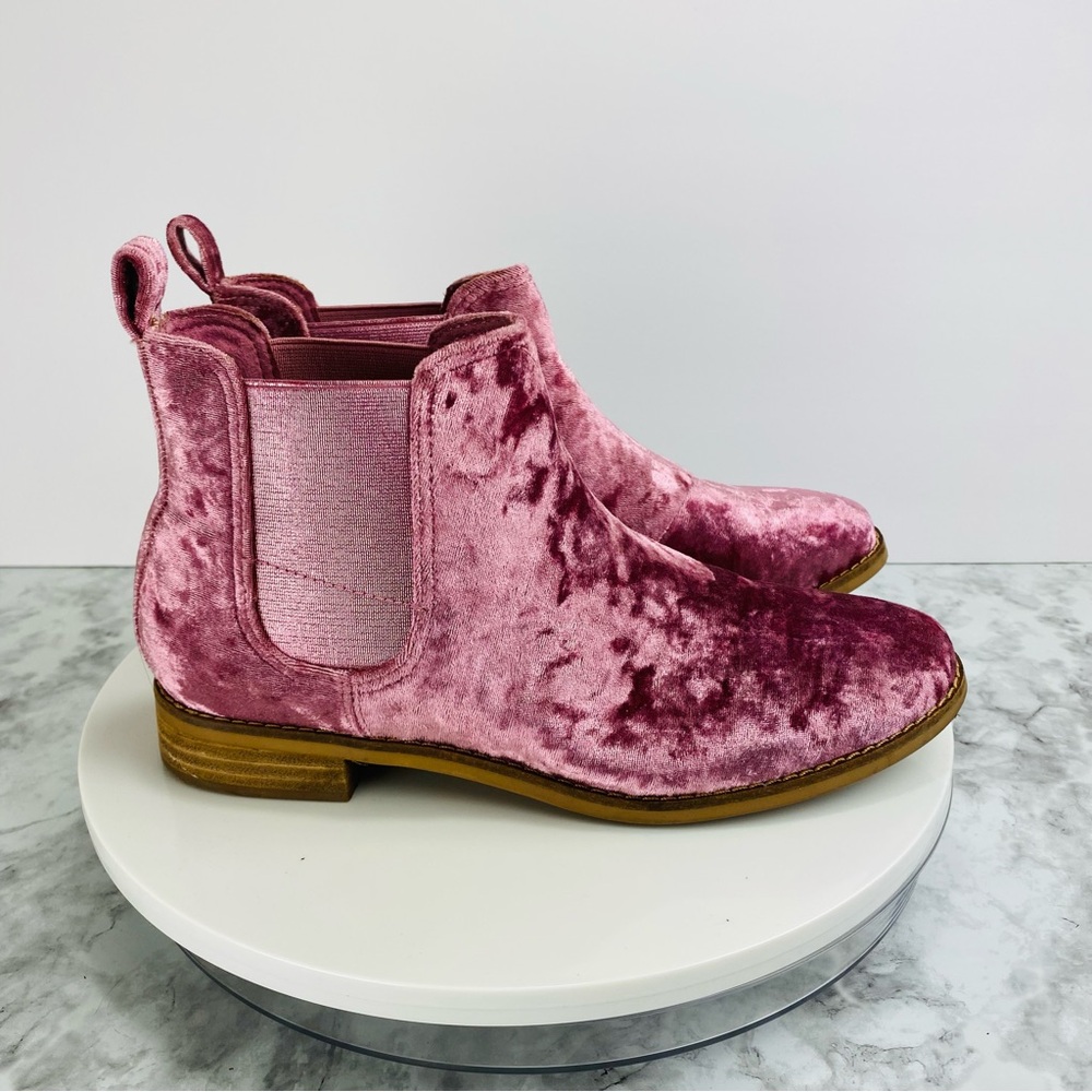 Toms Chelsea Ankle Booties Boots Womens 7.5 Faded Rose Pink Ella Crushed Velvet